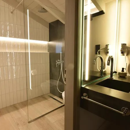 Anesis 3* カラブリタ