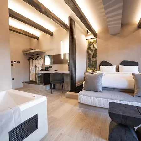 Anesis Hotel 3*