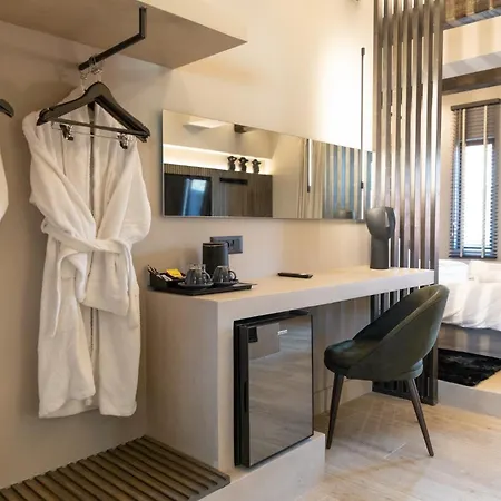 Anesis Hotel 3*