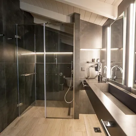 Anesis Hotel 3*